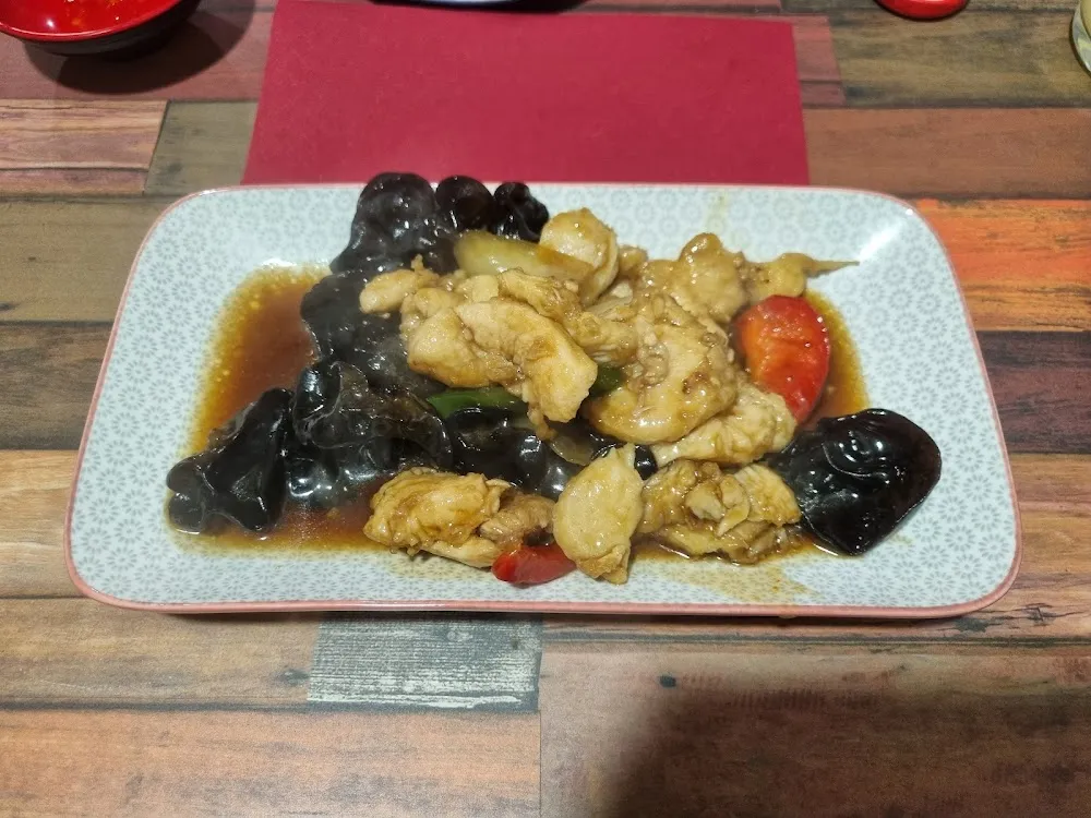 Poulet Aux Champignons Noirs